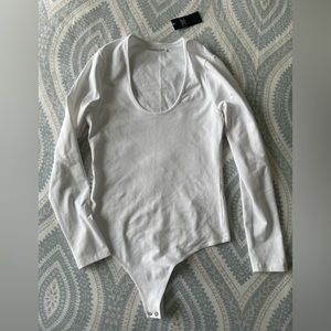 BRAND NEW Abercrombie & Fitch Long-Sleeve Scoopneck Bodysuit in White